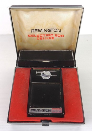 Remington 200 shaver with box - with,